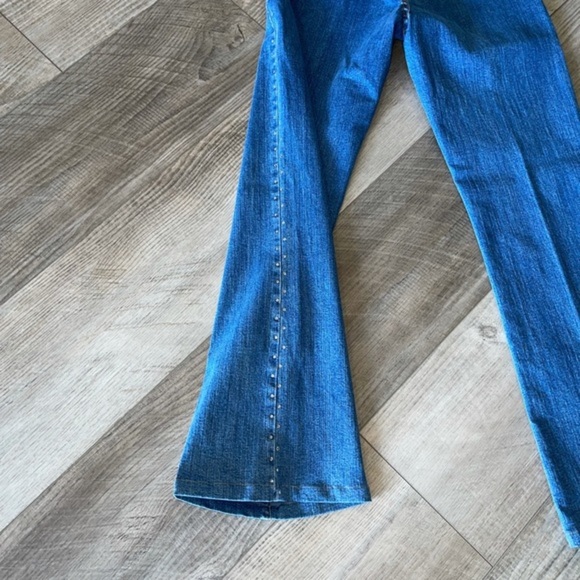 NYDJ tummy tuck Mom jeans Rhinestones luxury denim - Picture 5 of 6